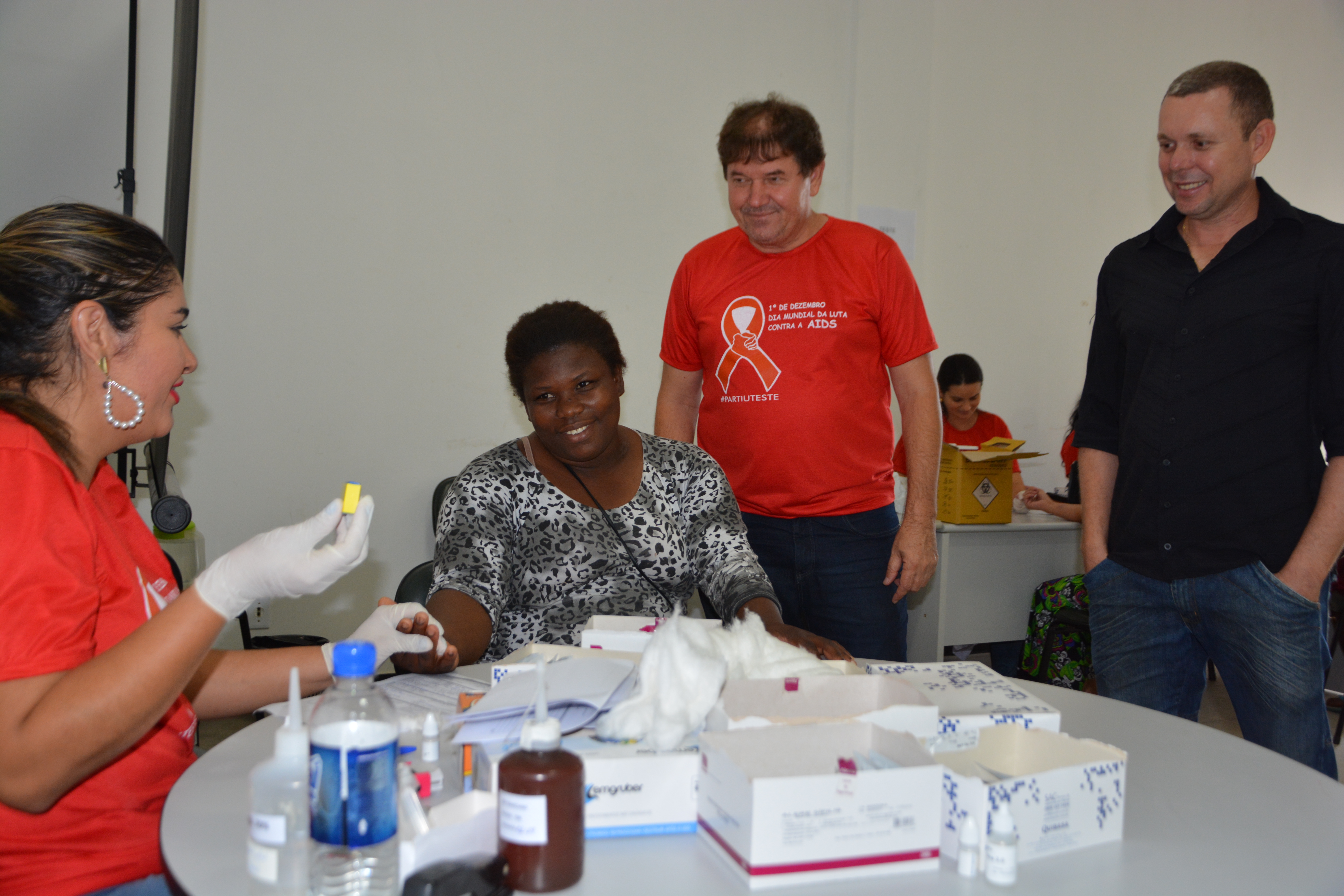 Pinheiros realiza ações de conscientização no Dia Mundial de Luta contra AIDS