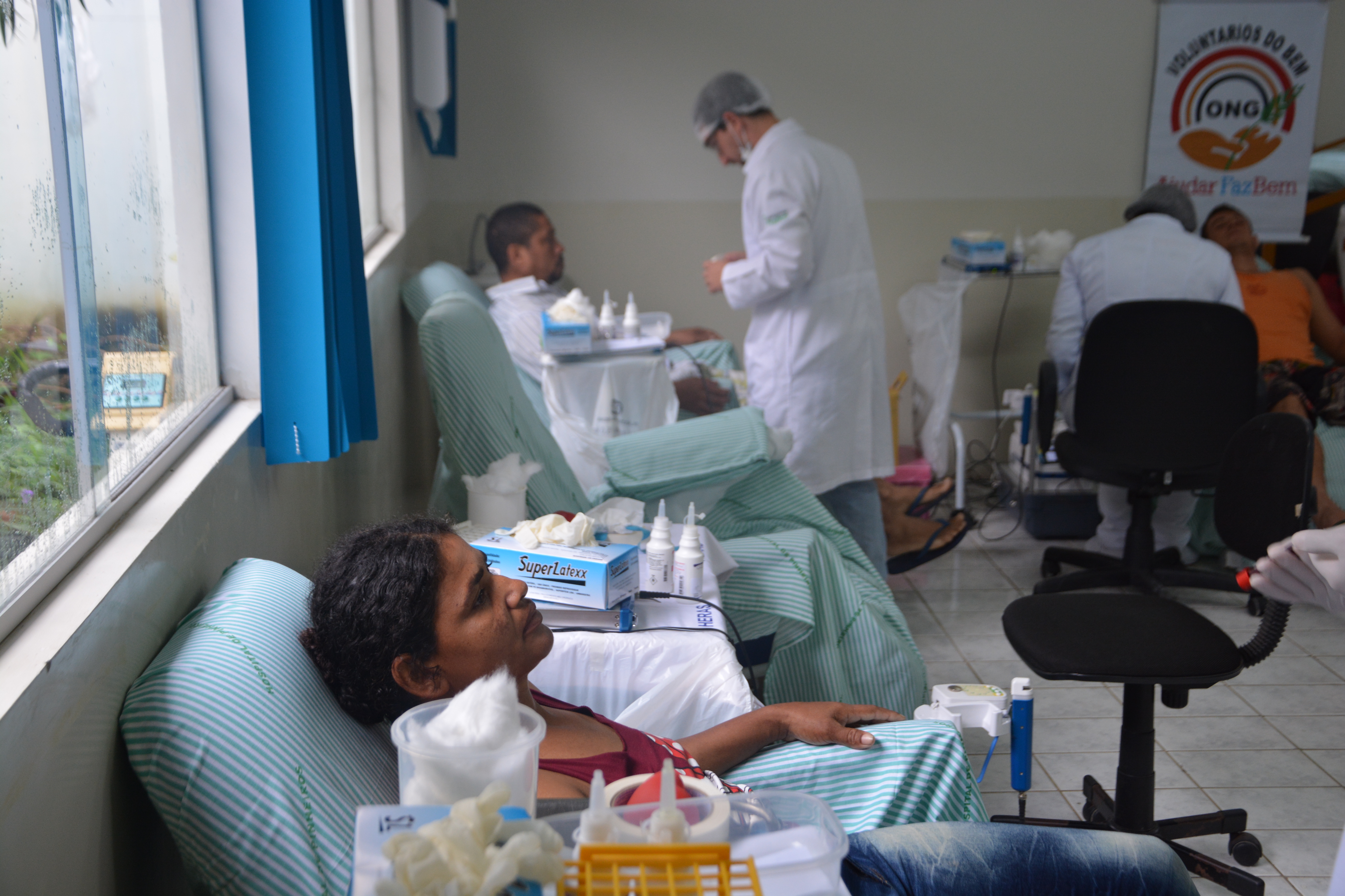 Mais de 100 pessoas participam da campanha de doação de sangue em Pinheiros