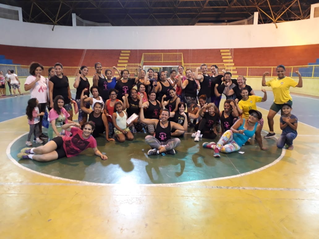 Circuito aeróbico atrai mulheres à prática de exercícios em Pinheiros