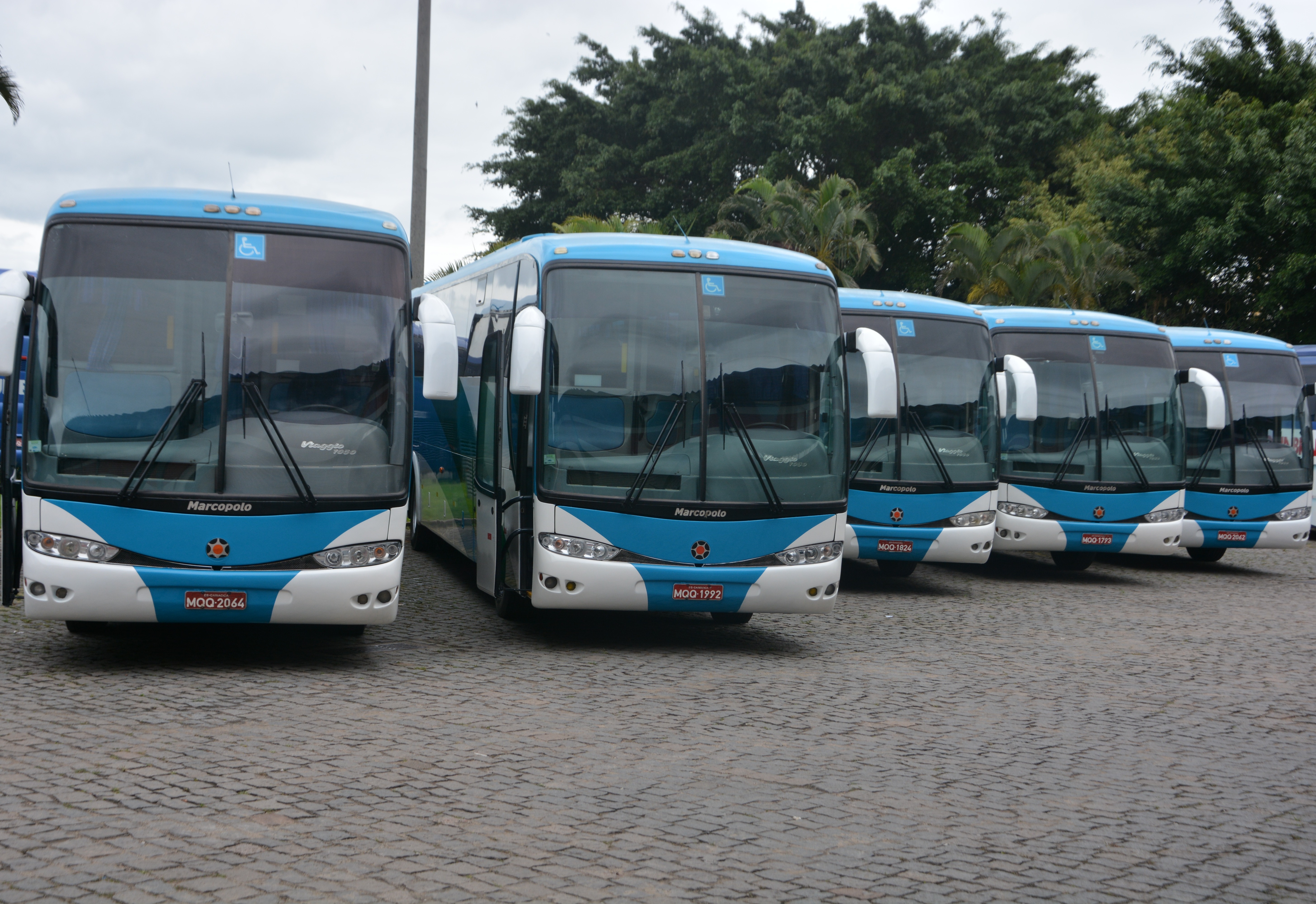 “Em Pinheiros, a Educação está em primeiro lugar”: prefeito Arnóbio destaca investimentos no transporte escolar do município