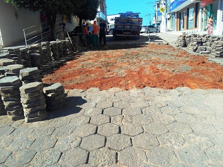 QUASE 3.500 METROS DE RUAS RECUPERADAS EM PINHEIROS