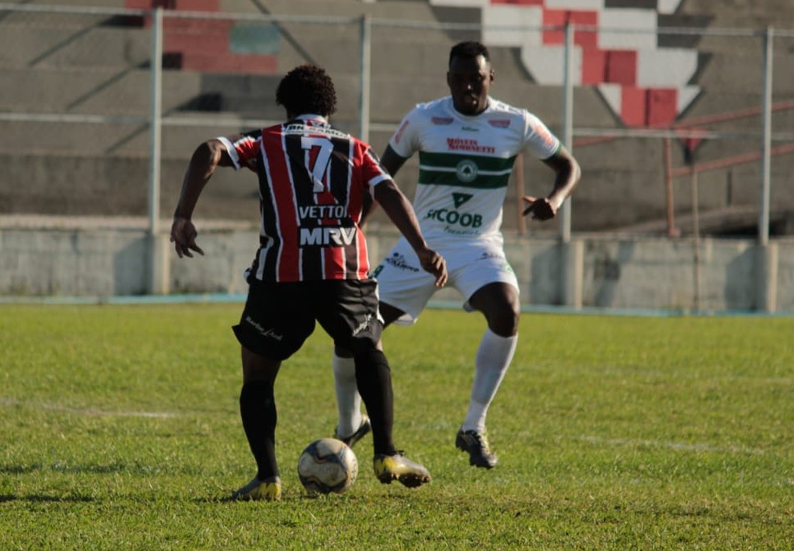 Pinheiros quebra invencibilidade do Serra no Robertão e conquista vaga para as quartas da Copa Espírito Santo