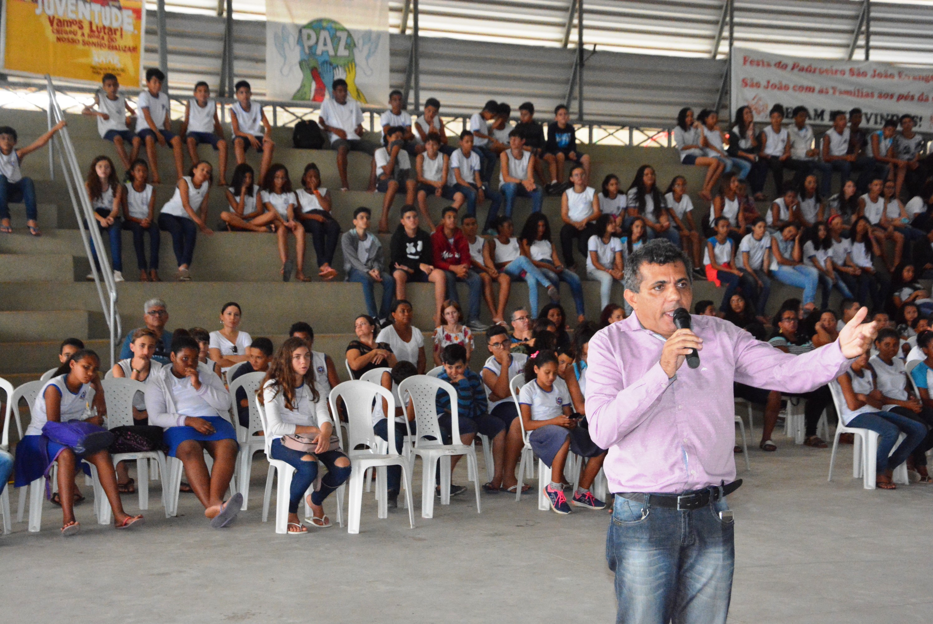 Em evento, prefeito Arnóbio volta a cobrar mais segurança para Pinheiros e São João do Sobrado