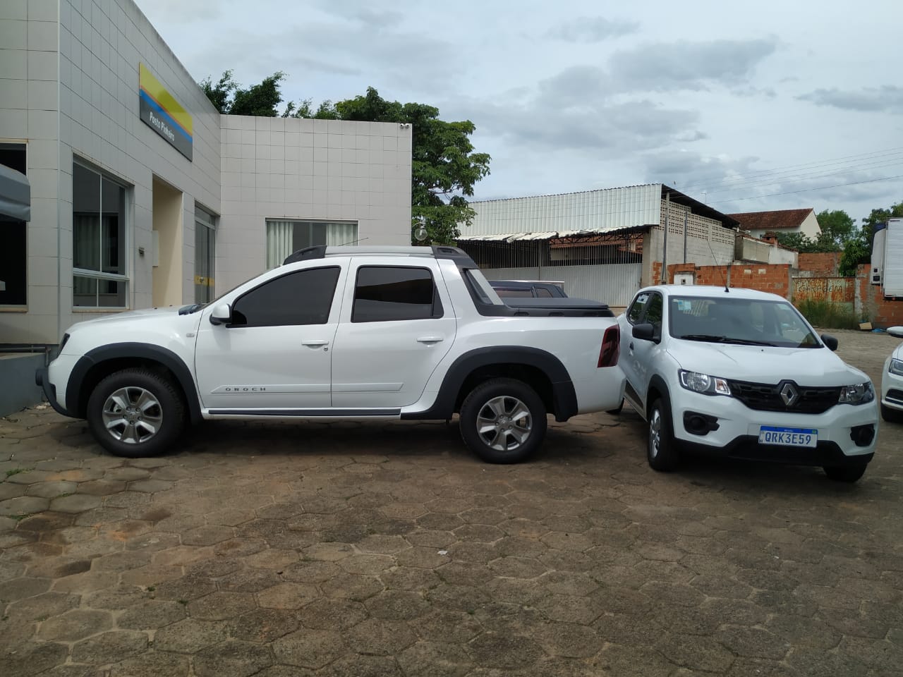 Prefeitura de Pinheiros adquire dois veículos e amplia, ainda mais, a oferta de transporte a pacientes do município