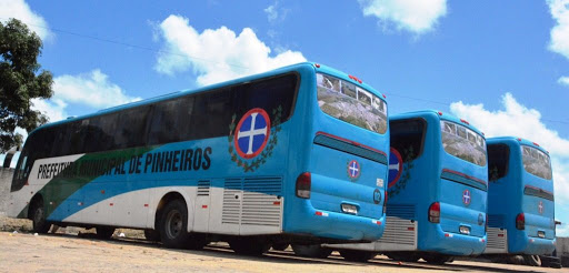 PINHEIROS OFERECE TRANSPORTE GRATUITO PARA TODOS OS ESTUDANTES DO MUNICÍPIO
